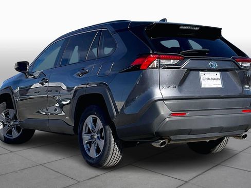 Used 2022 Toyota RAV4 XLE w/ Convenience Package image 11