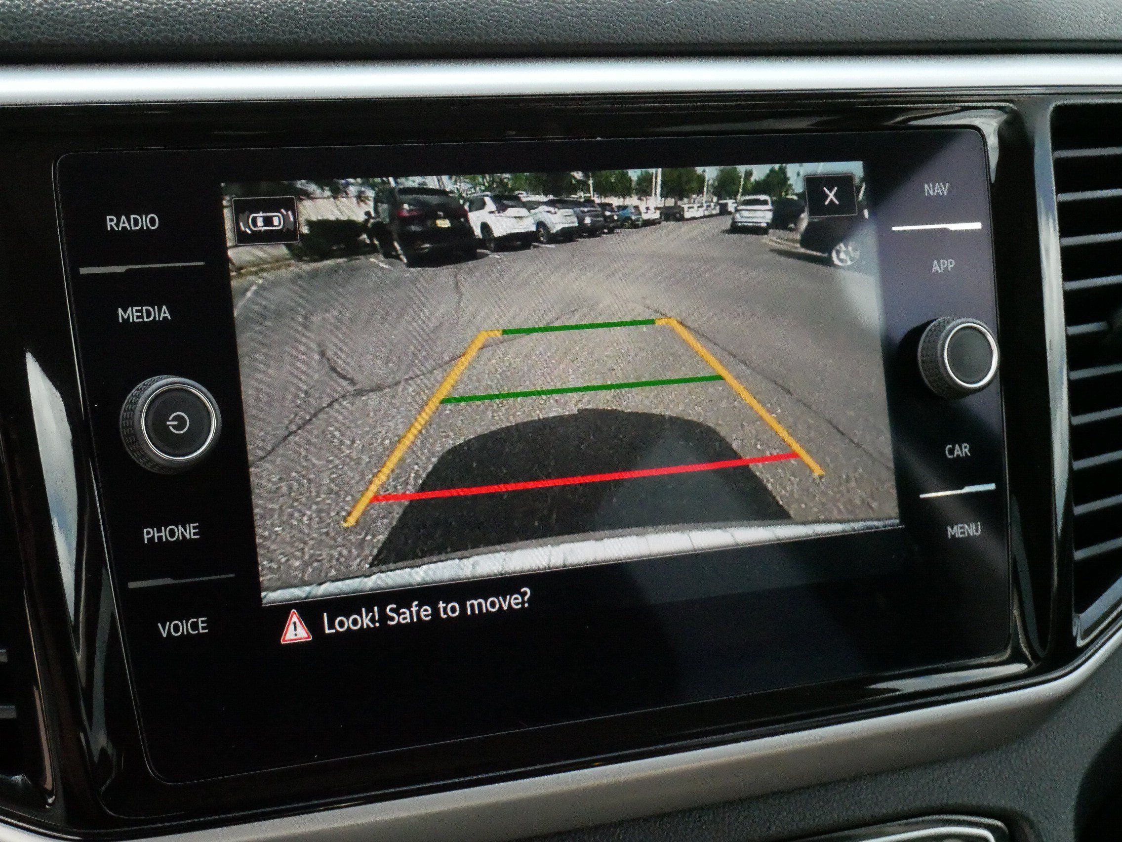 Certified 2023 Volkswagen Atlas SEL AWD/4WD image 28