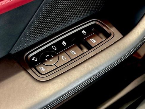 Used 2025 Porsche Taycan image 24