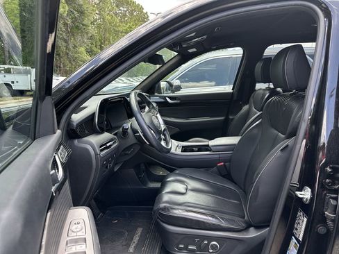 Used 2023 Hyundai Palisade Calligraphy AWD/4WD image 2