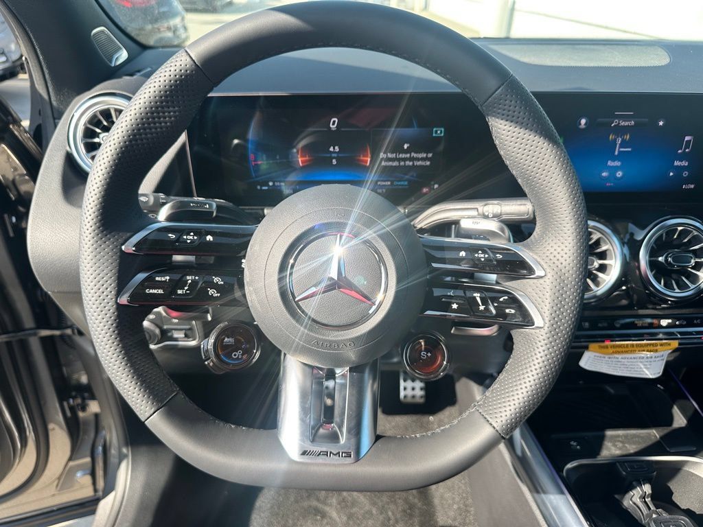 Used 2025 Mercedes-Benz GLA 35 AMG 4MATIC image 22