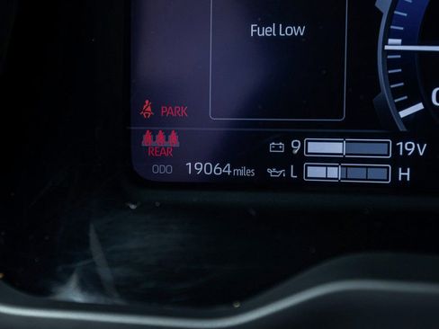 Used 2024 Toyota Tundra Limited image 17