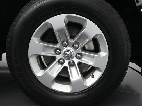 Used 2019 RAM 1500 Laramie image 11