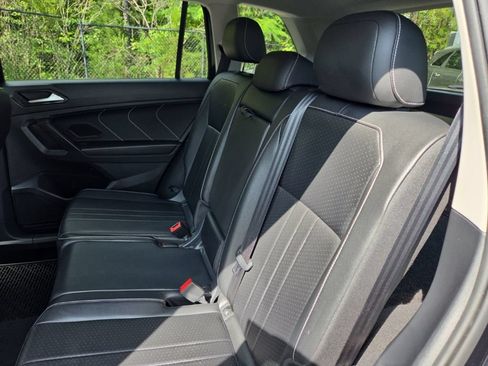 Used 2022 Volkswagen Tiguan SE AWD/4WD image 31