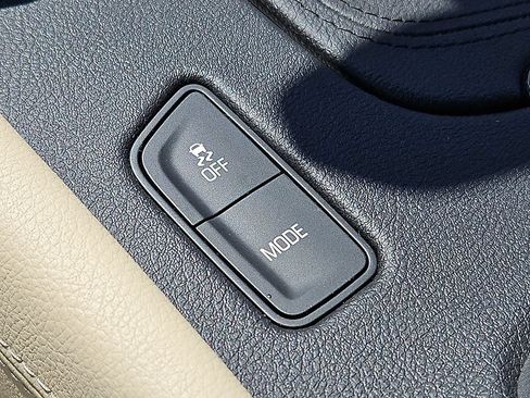 Certified 2019 Cadillac XT5 Premium Luxury w/ Driver Assist Package FWD image 28