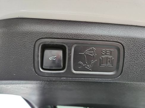 Used 2018 Ford Expedition Limited w/ Equipment Group 301A image 11