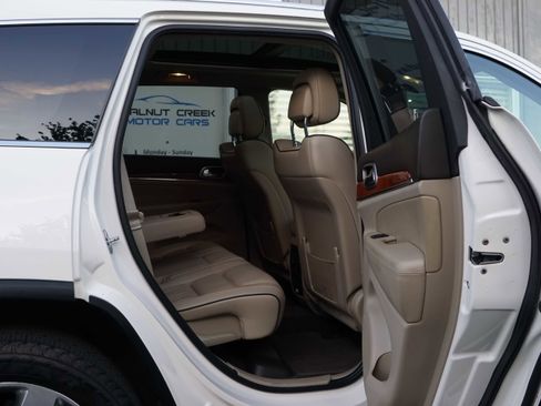 Used 2012 Jeep Grand Cherokee Overland image 28