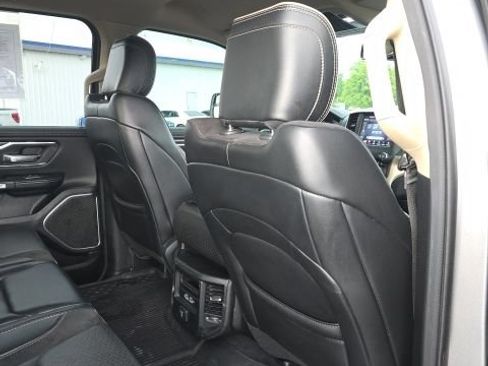 Used 2019 RAM 1500 Laramie w/ Off Road Group AWD/4WD image 28