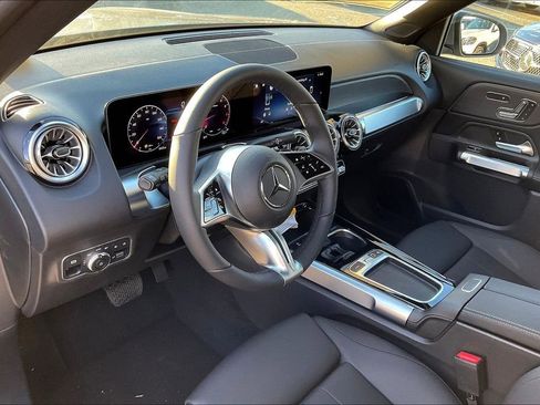 New 2026 Mercedes-Benz GLB 250 4MATIC image 6