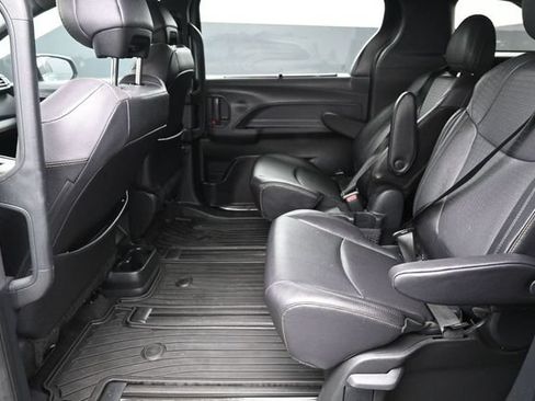 Used 2024 Toyota Sienna XLE Woodland Edition AWD/4WD image 10