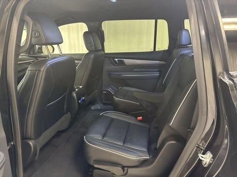 Used 2025 Buick Enclave Sport Touring image 27