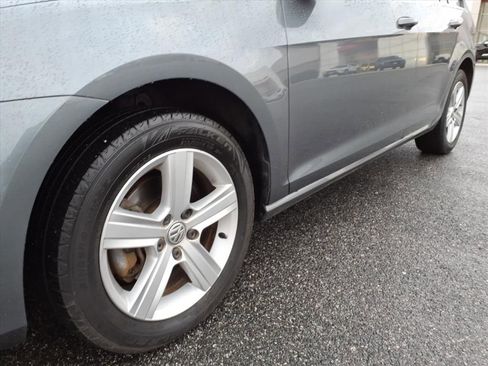 Used 2015 Volkswagen Golf TDI S image 10