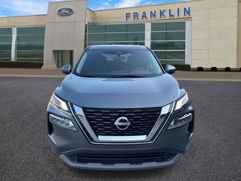 Used 2023 Nissan Rogue SV FWD image 2