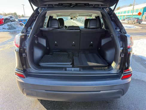 Used 2019 Jeep Cherokee Latitude Plus image 7