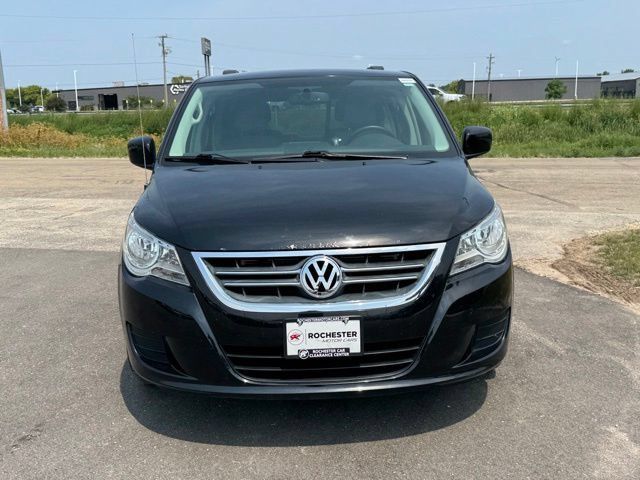 Used 2013 Volkswagen Routan SE FWD image 30