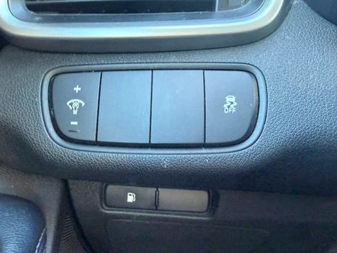 Used 2018 Kia Sorento FWD image 17