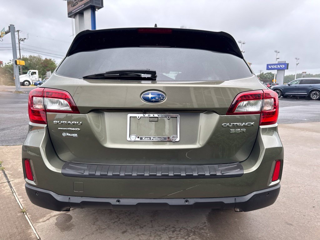 Used 2017 Subaru Outback 3.6R Touring AWD/4WD image 6