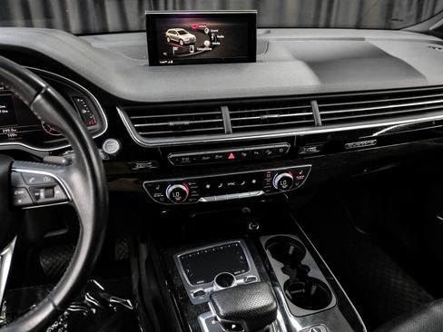 Used 2019 Audi Q7 3.0T Prestige w/ Prestige Package AWD/4WD image 24