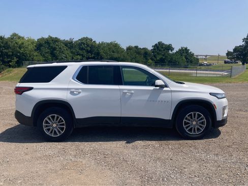 Used 2023 Chevrolet Traverse LT FWD image 13