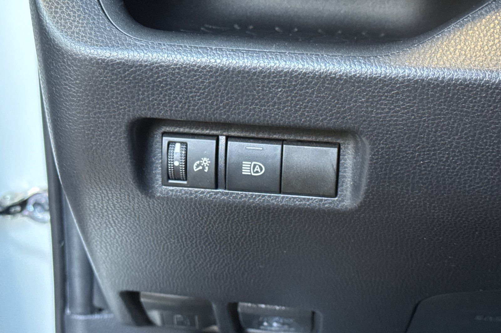 Certified 2019 Toyota RAV4 XLE w/ Carpet Mat Package FWD image 34