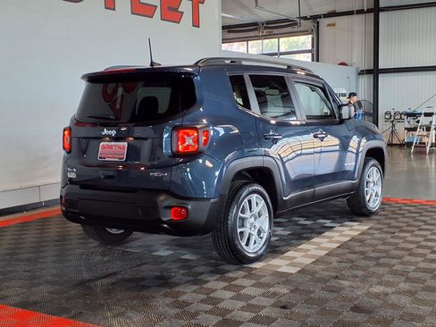 Used 2022 Jeep Renegade Latitude w/ Convenience Group image 7