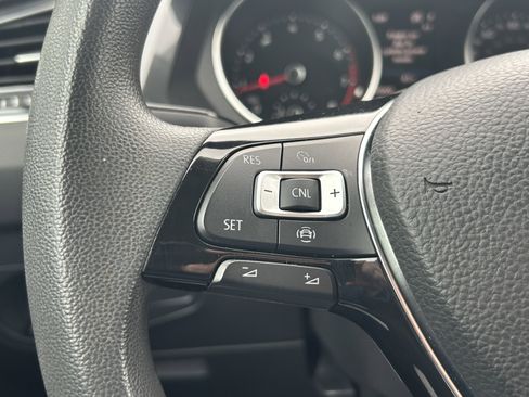 Used 2019 Volkswagen Tiguan S image 18