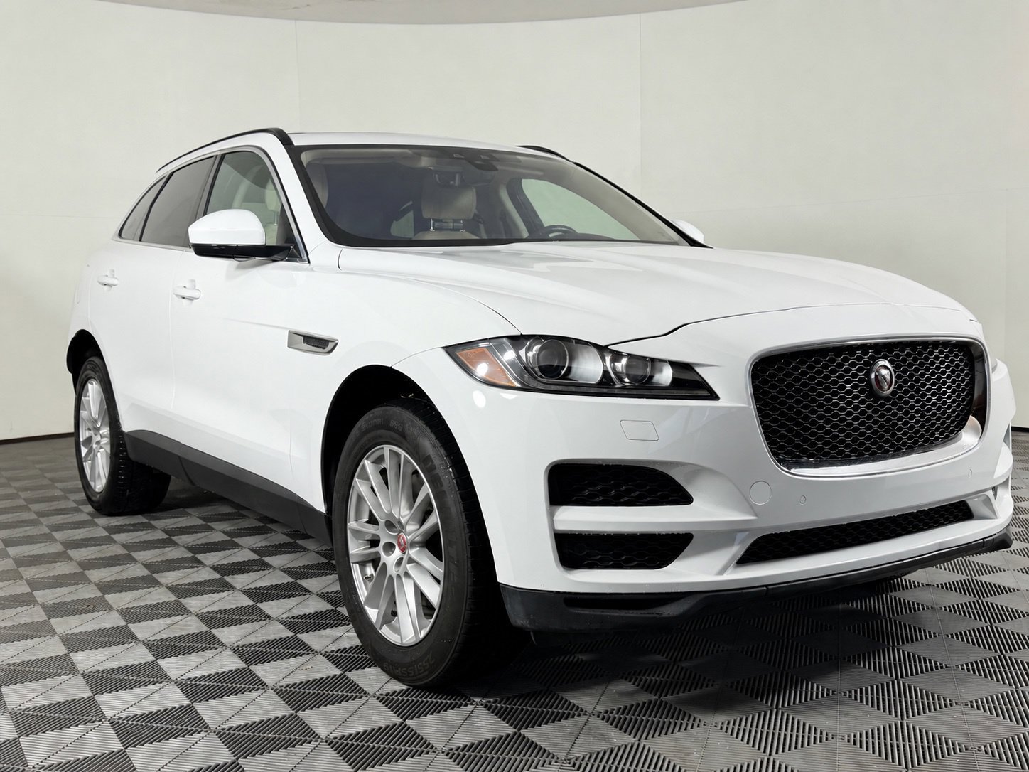 Used 2020 Jaguar F-PACE Prestige AWD/4WD image 1