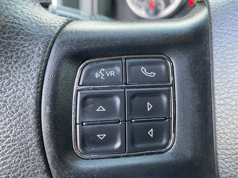 Used 2019 RAM 1500 Classic SLT image 29