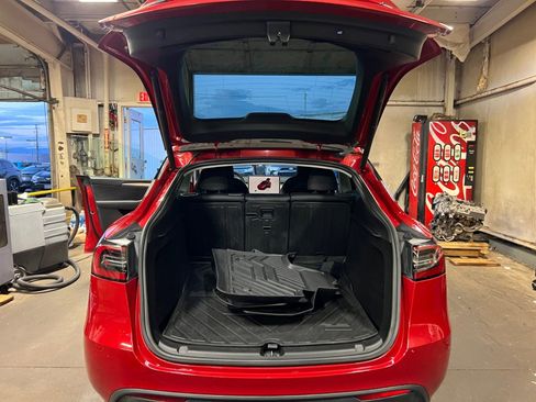 Used 2023 Tesla Model Y Long Range image 19