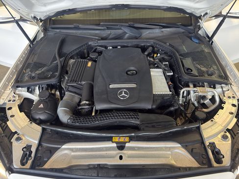 Used 2017 Mercedes-Benz C 300 4MATIC Sedan image 31