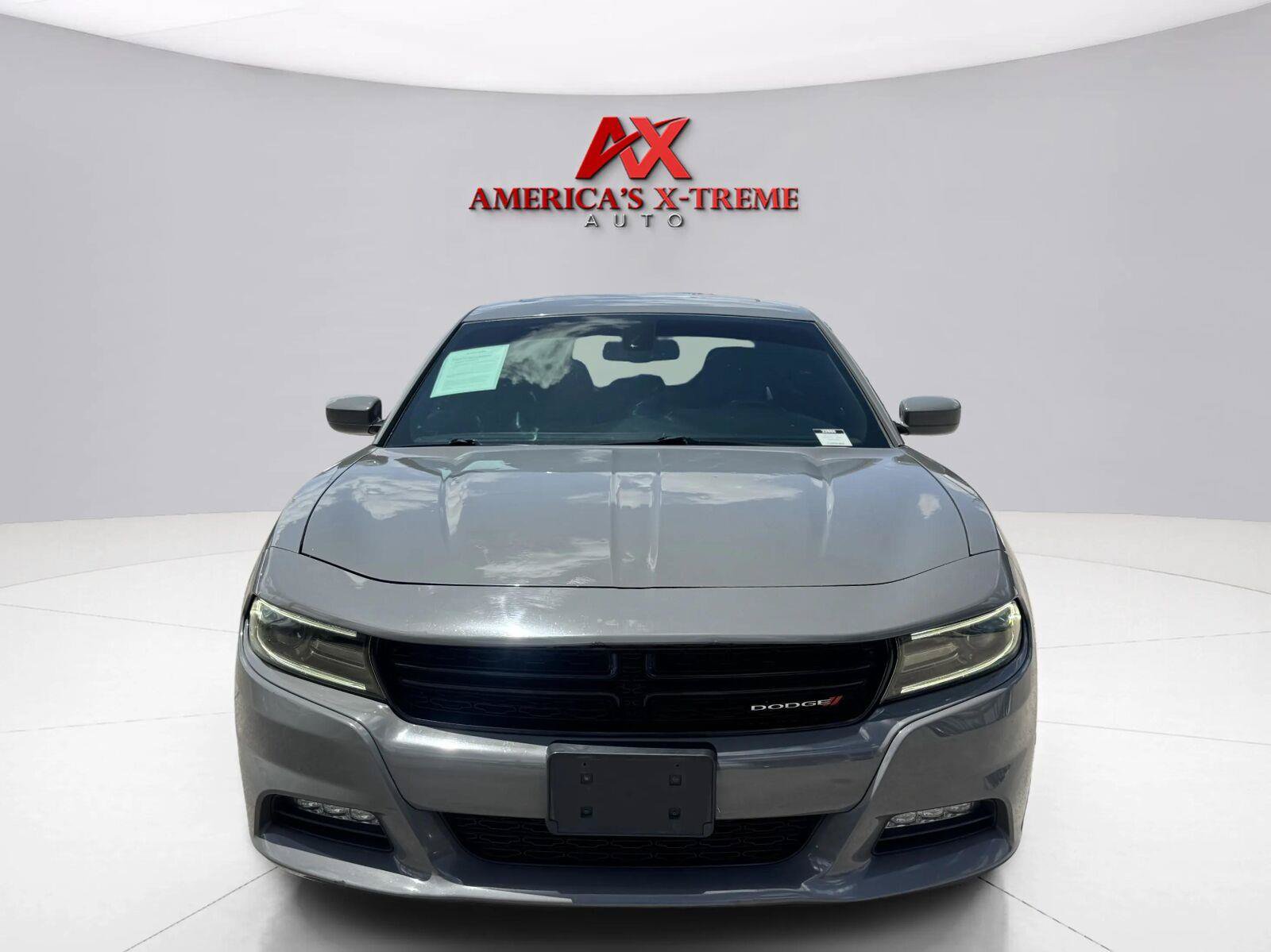 Used 2019 Dodge Charger SXT w/ Plus Group RWD image 9