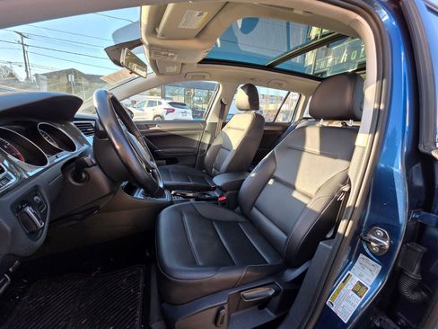 Used 2017 Volkswagen Golf Alltrack S image 13