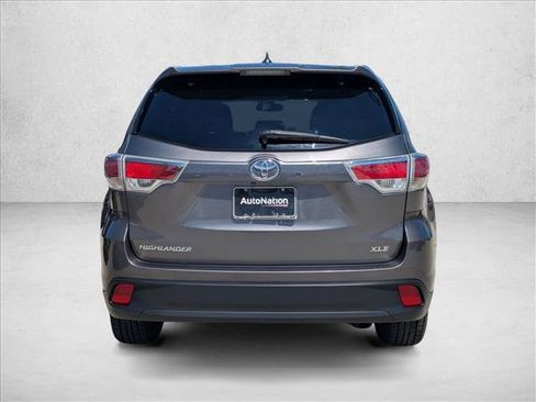 Used 2015 Toyota Highlander XLE image 7