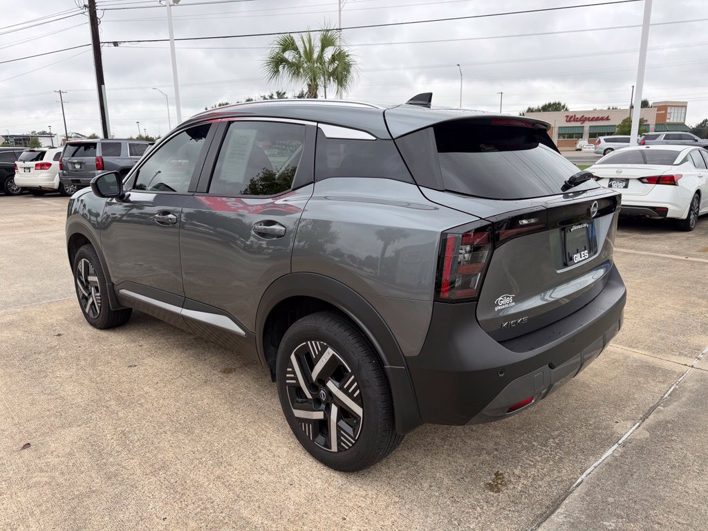 Used 2026 Nissan Kicks SV FWD image 3