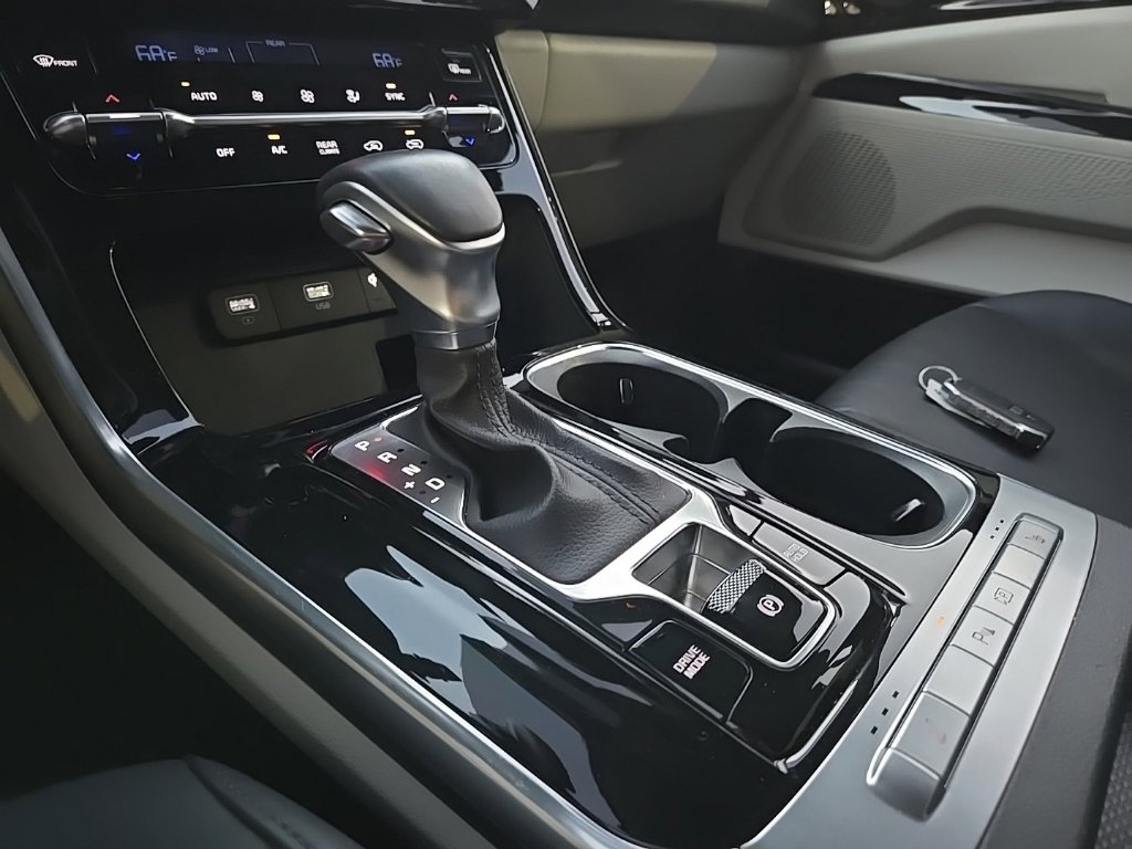 Certified 2024 Kia Carnival EX FWD image 26