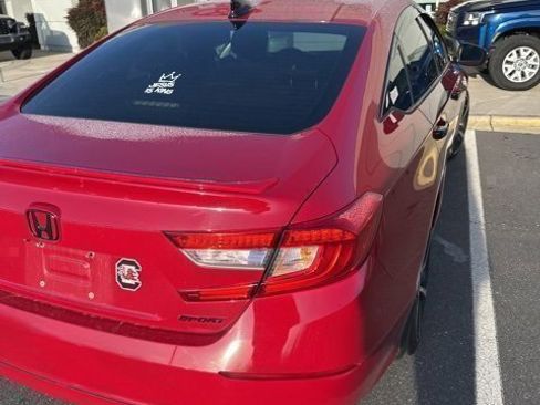 Used 2018 Honda Accord Sport image 8
