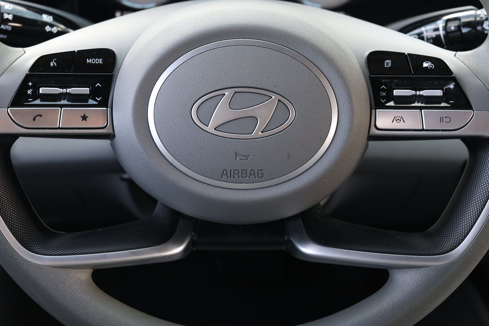 Used 2024 Hyundai Elantra SEL FWD image 18