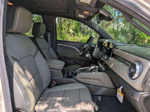 New 2026 Chevrolet Colorado ZR2 w/ Technology Package AWD/4WD image 21