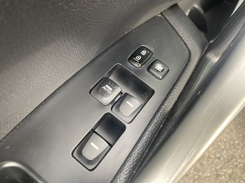 Used 2015 Hyundai Veloster Turbo w/ Option Group 04 image 18