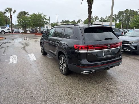 Used 2024 Volkswagen Atlas SE w/ Panoramic Sunroof Package image 6