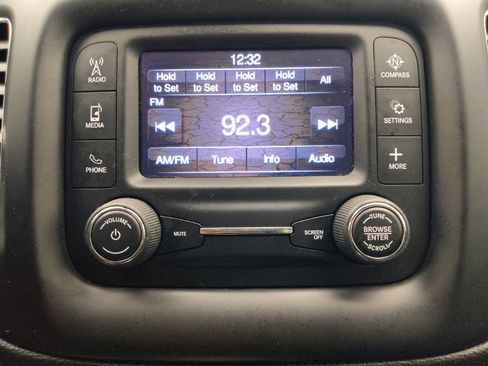 Used 2018 Jeep Compass Latitude AWD/4WD image 25