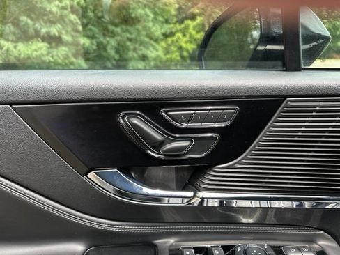 Used 2020 Lincoln Corsair FWD w/ Premium Package image 20