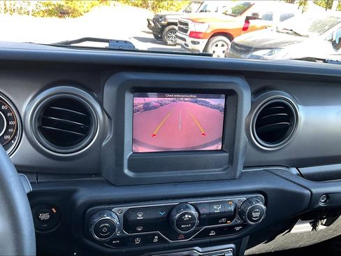 Used 2023 Jeep Wrangler Sport S image 14