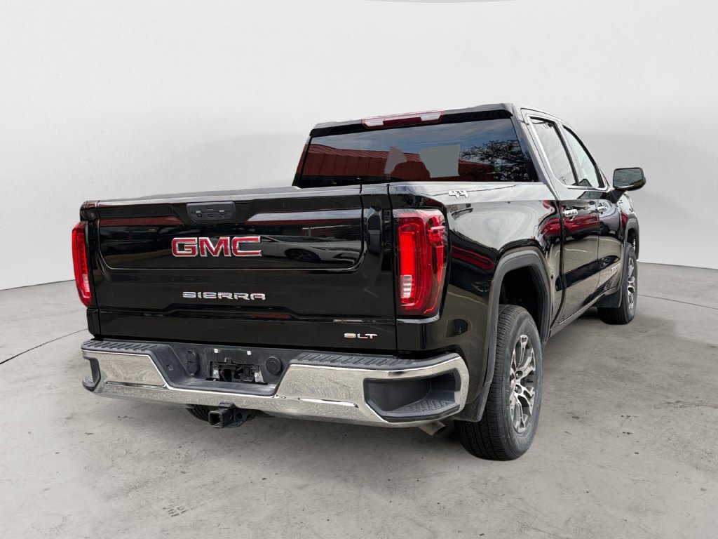 Used 2025 GMC Sierra 1500 SLT AWD/4WD image 3
