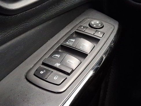 Certified 2021 Jeep Cherokee Latitude Plus image 30