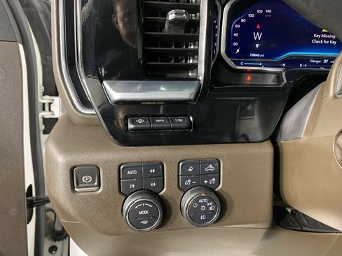 Used 2022 Chevrolet Silverado 1500 LTZ w/ LTZ Premium Package AWD/4WD image 16