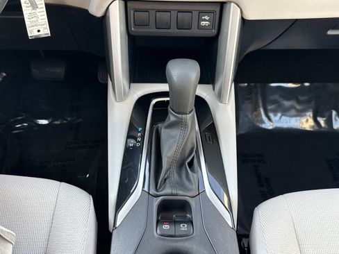 Used 2022 Toyota Corolla Cross L image 6