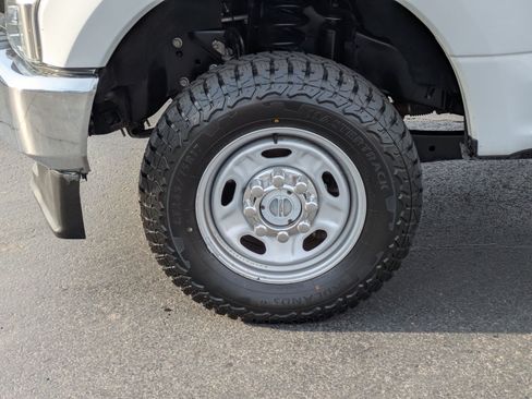 Used 2020 Ford F250 XL w/ Power Equipment Group AWD/4WD image 11