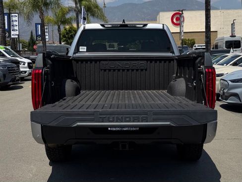 Used 2022 Toyota Tundra SR5 w/ SR5 Convenience Package AWD/4WD image 12