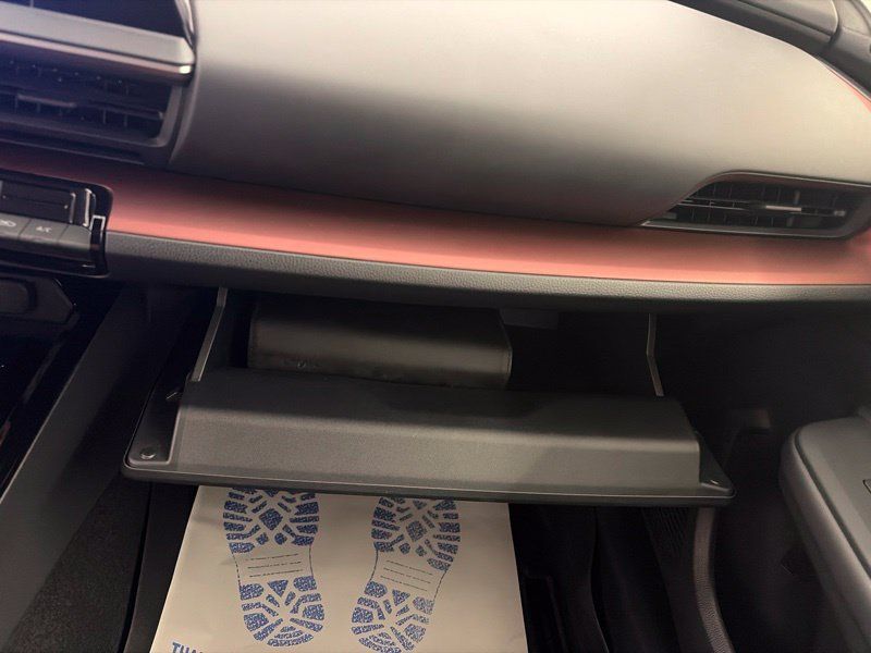 Used 2023 Toyota Prius Prime FWD image 38